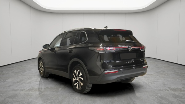 Volkswagen Tiguan-0